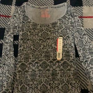 Long sleeve grey shirt